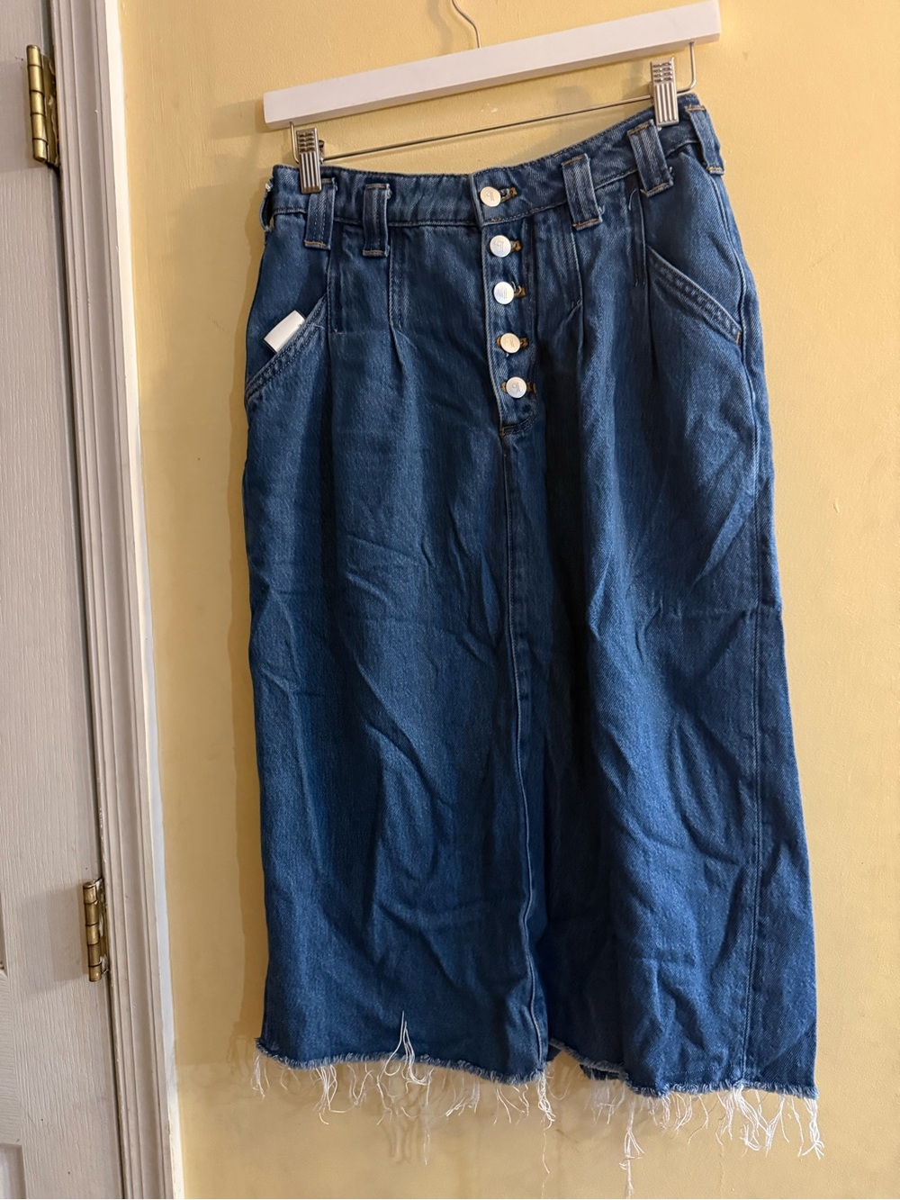 Pilcro Denim Button-Front Midi Skirt in Blue, size 6